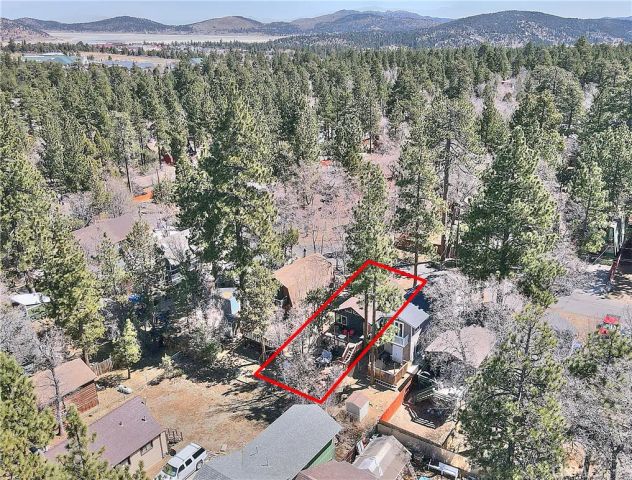 346 San Bernardino Avenue, Sugarloaf, CA 92386