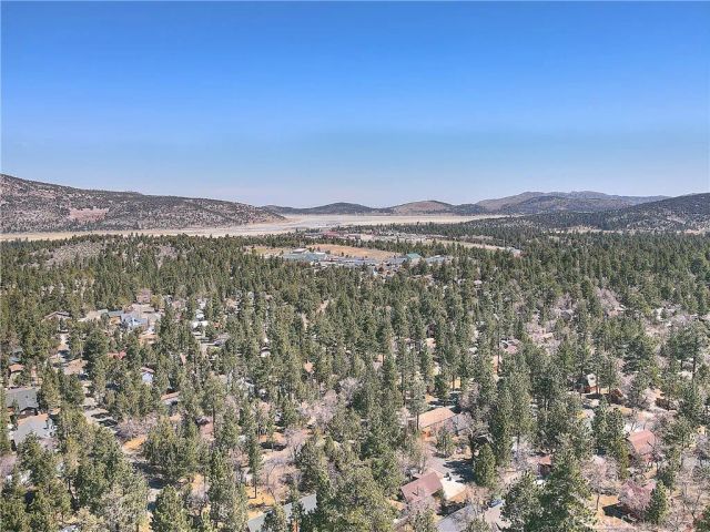 346 San Bernardino Avenue, Sugarloaf, CA 92386