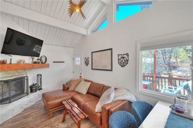 346 San Bernardino Avenue, Sugarloaf, CA 92386