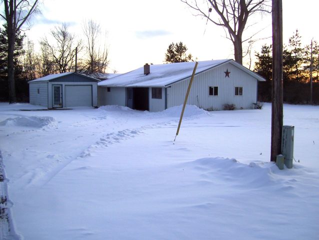 707 W Linwood Rd. Road, Linwood, MI 48634