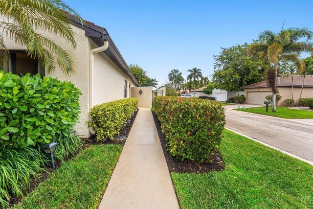 82 Ironwood Way N Way N, Palm Beach Gardens, FL 33418