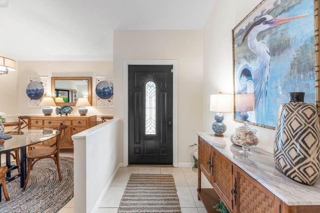 82 Ironwood Way N Way N, Palm Beach Gardens, FL 33418