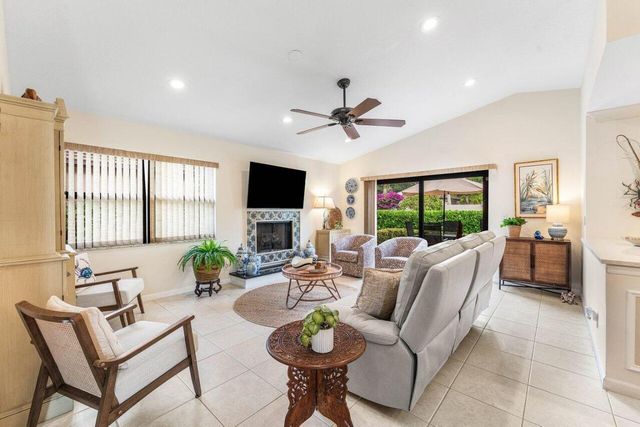 82 Ironwood Way N Way N, Palm Beach Gardens, FL 33418