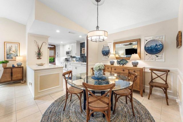 82 Ironwood Way N Way N, Palm Beach Gardens, FL 33418