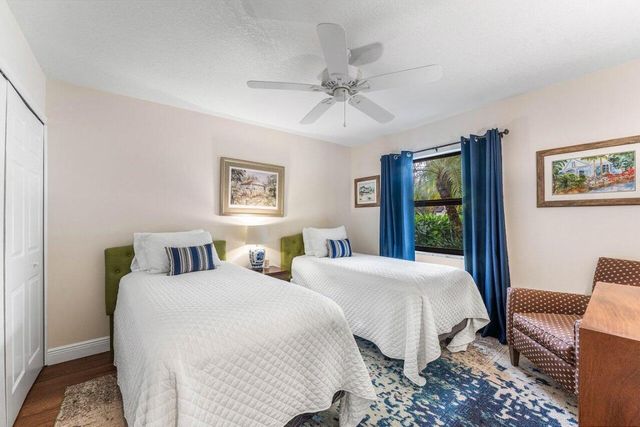 82 Ironwood Way N Way N, Palm Beach Gardens, FL 33418