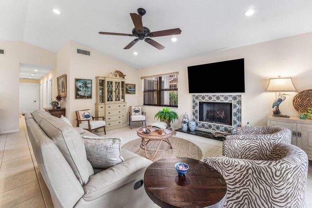 82 Ironwood Way N Way N, Palm Beach Gardens, FL 33418