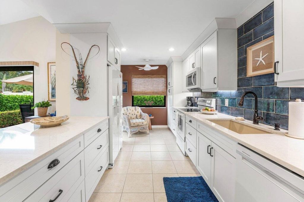 82 Ironwood Way N Way N, Palm Beach Gardens, FL 33418