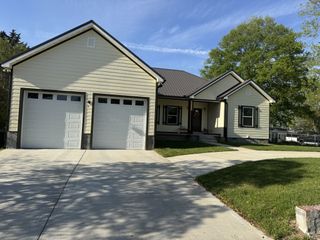 109 E Ward St, Centerville, TN 37033