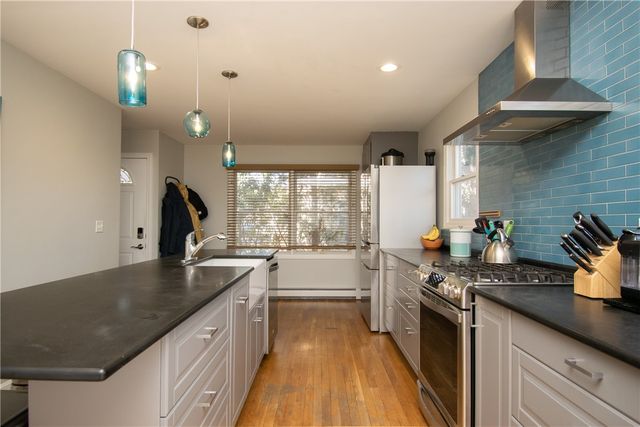 20 Findlay Place, Newport, RI 02840