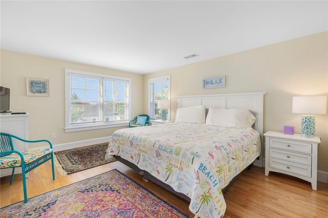 36 Beachview Terrace, Middletown, RI 02842