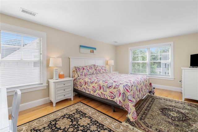 36 Beachview Terrace, Middletown, RI 02842