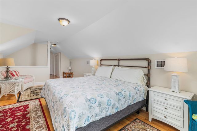36 Beachview Terrace, Middletown, RI 02842