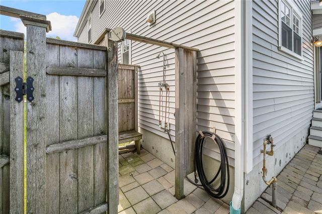 36 Beachview Terrace, Middletown, RI 02842
