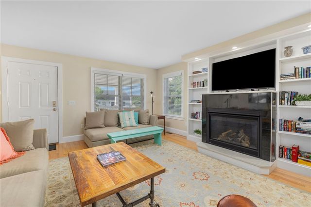 36 Beachview Terrace, Middletown, RI 02842