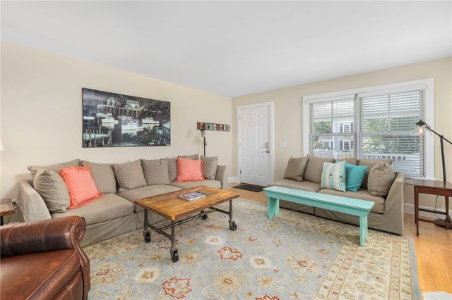 36 Beachview Terrace, Middletown, RI 02842