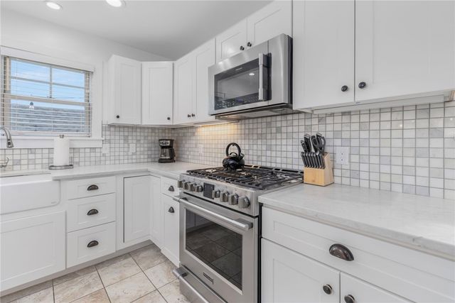 36 Beachview Terrace, Middletown, RI 02842
