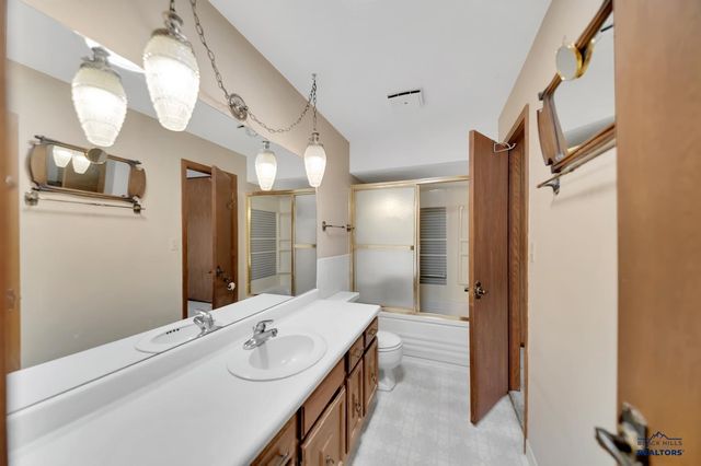 4204 FOOTHILL DR, Rapid City, SD 57702