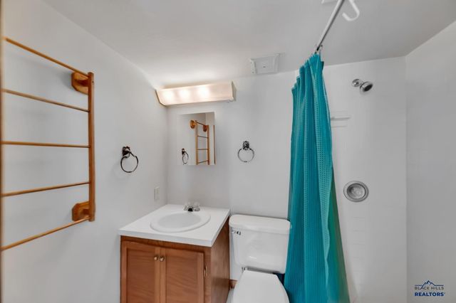 4204 FOOTHILL DR, Rapid City, SD 57702