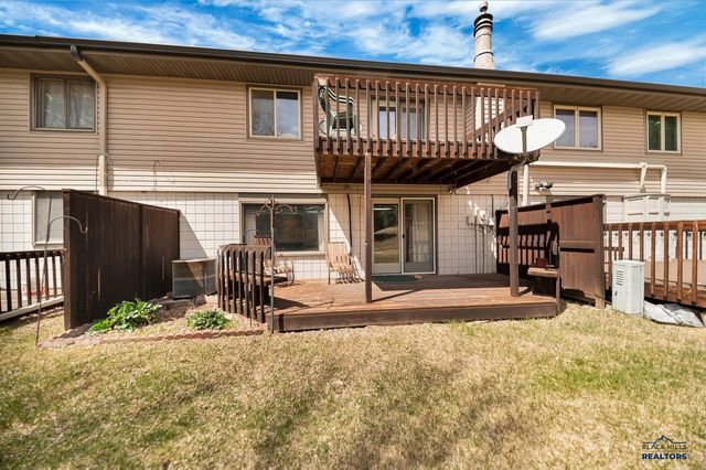 4204 FOOTHILL DR, Rapid City, SD 57702