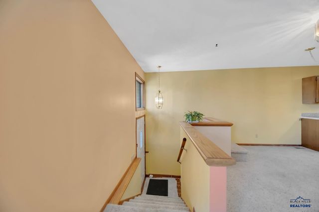 4204 FOOTHILL DR, Rapid City, SD 57702