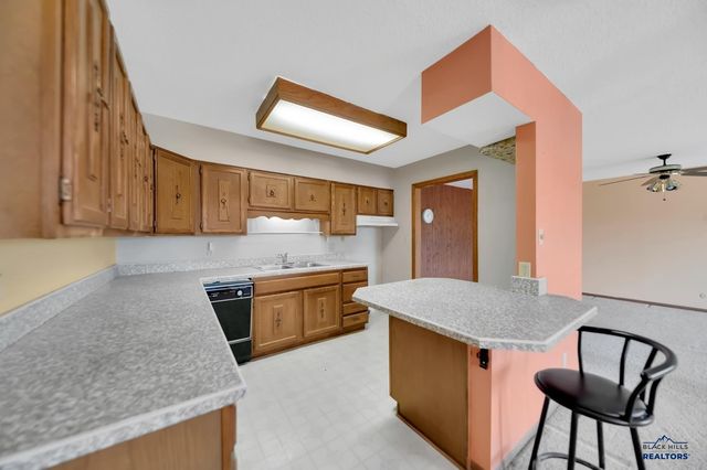 4204 FOOTHILL DR, Rapid City, SD 57702