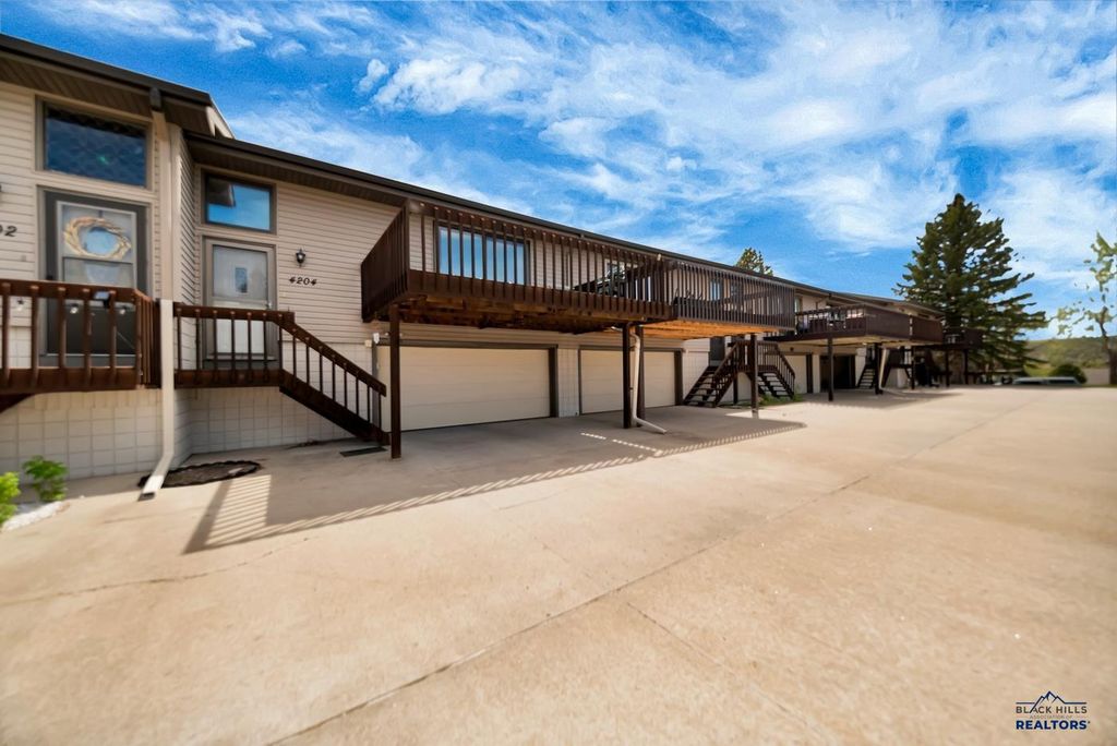 4204 FOOTHILL DR, Rapid City, SD 57702