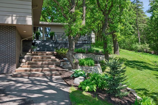 7121 Schey Drive, Edina, MN 55439