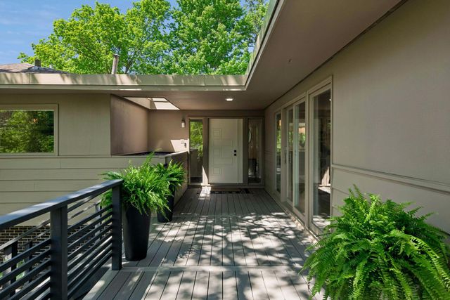 7121 Schey Drive, Edina, MN 55439