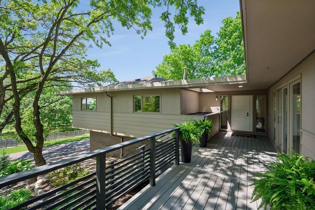 7121 Schey Drive, Edina, MN 55439