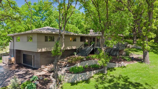 7121 Schey Drive, Edina, MN 55439