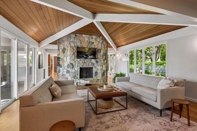 7121 Schey Drive, Edina, MN 55439