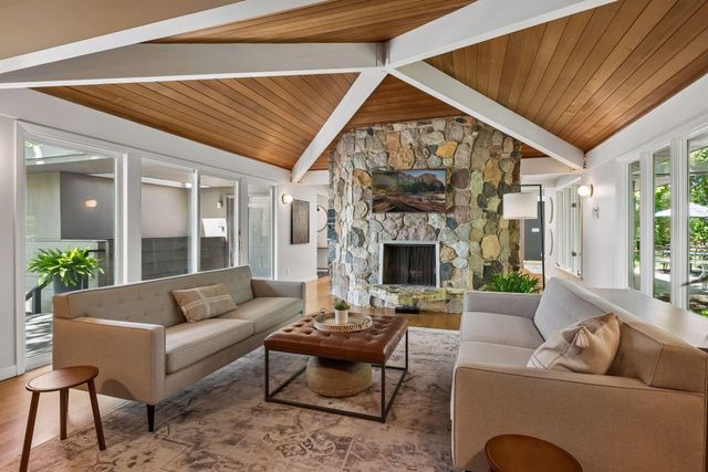7121 Schey Drive, Edina, MN 55439