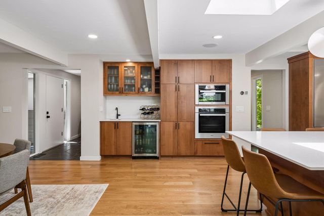 7121 Schey Drive, Edina, MN 55439