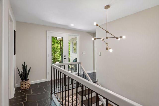 7121 Schey Drive, Edina, MN 55439