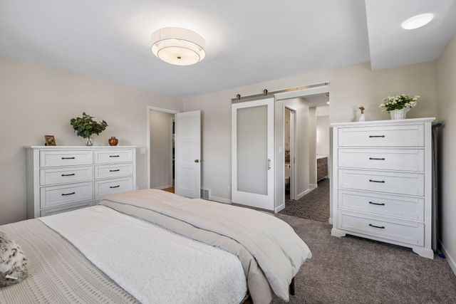 7121 Schey Drive, Edina, MN 55439