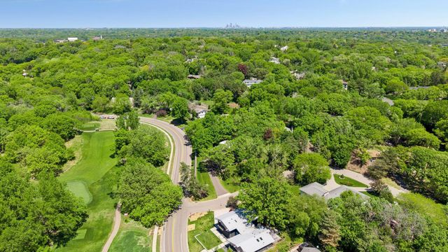7121 Schey Drive, Edina, MN 55439