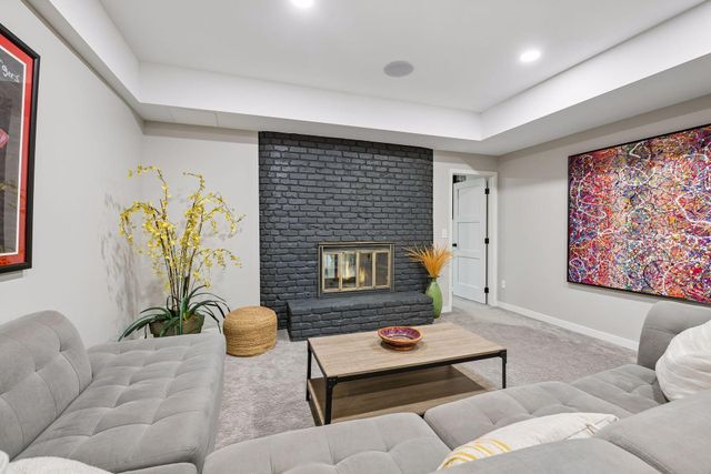 7121 Schey Drive, Edina, MN 55439