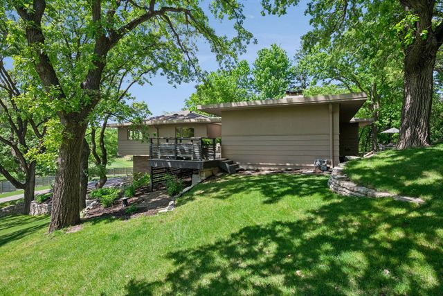 7121 Schey Drive, Edina, MN 55439