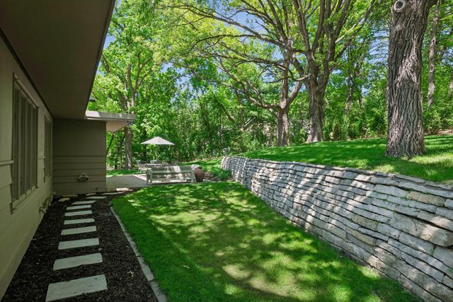 7121 Schey Drive, Edina, MN 55439