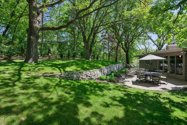 7121 Schey Drive, Edina, MN 55439