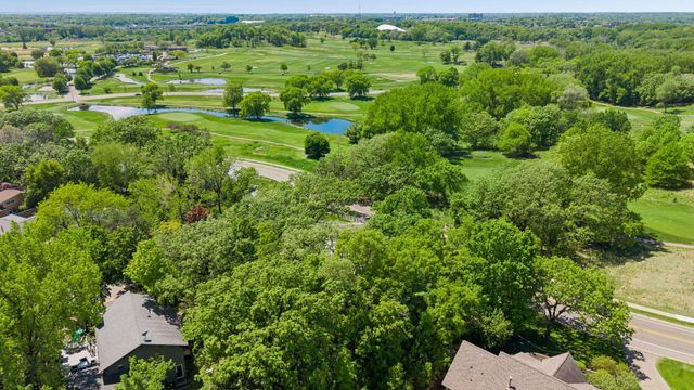 7121 Schey Drive, Edina, MN 55439