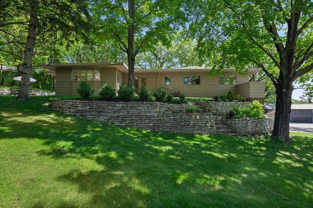 7121 Schey Drive, Edina, MN 55439