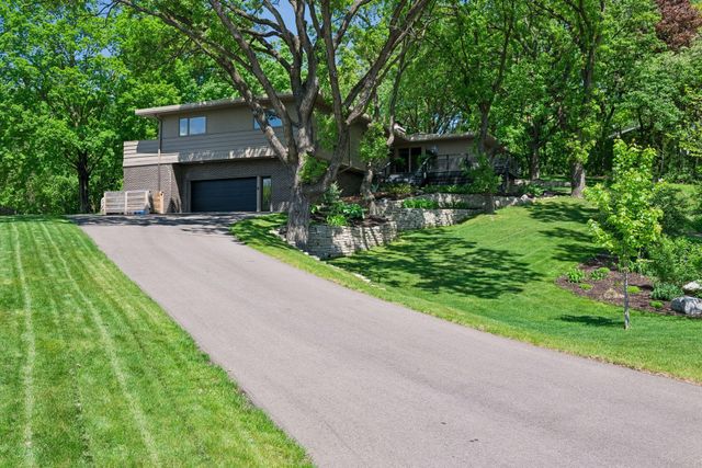 7121 Schey Drive, Edina, MN 55439