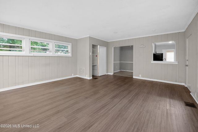 253 E Northside Drive, Jackson, MS 39206