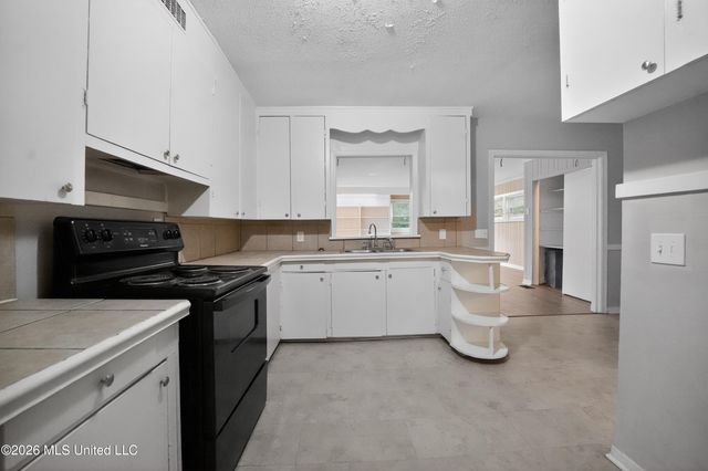 253 E Northside Drive, Jackson, MS 39206