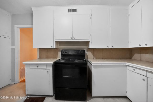 253 E Northside Drive, Jackson, MS 39206