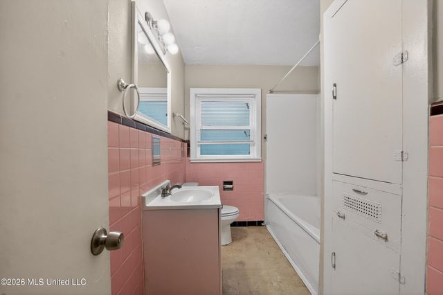 253 E Northside Drive, Jackson, MS 39206