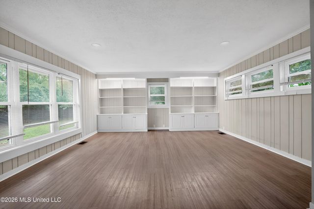 253 E Northside Drive, Jackson, MS 39206
