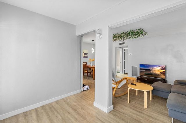 1221 DREW STREET B3, Clearwater, FL 33755