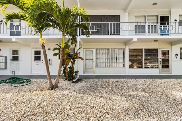 1221 DREW STREET B3, Clearwater, FL 33755